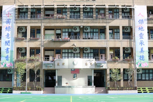 Smart Space-Saving Tips for Student Rooms: Maximize Your Living Area!